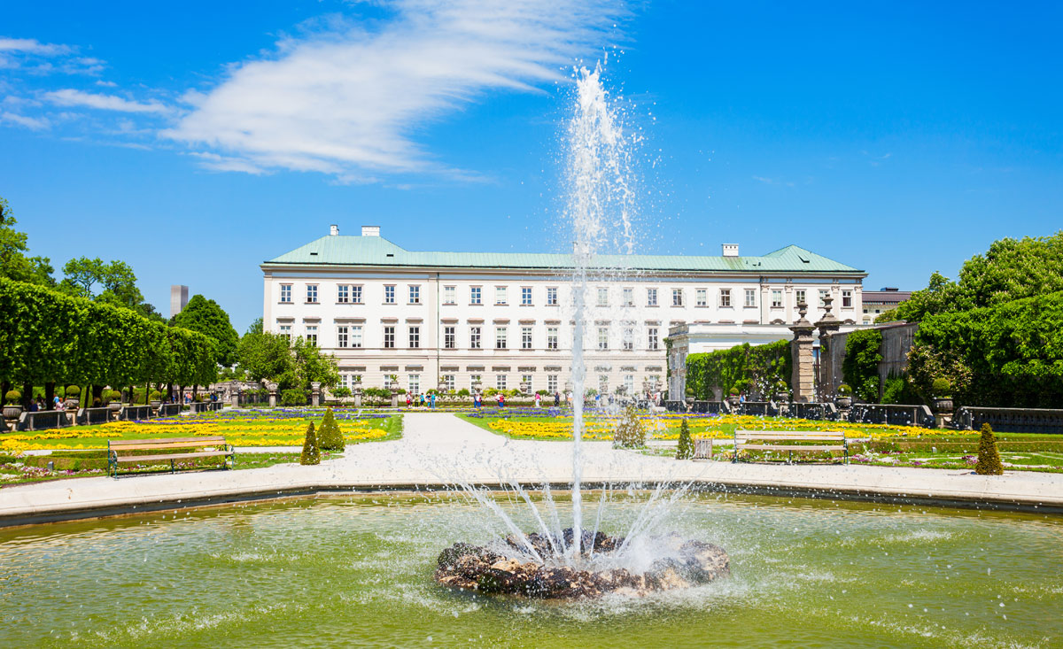 Der wunderschöne Mirabellgarten inmitten von Salzburg